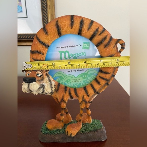 Russ Magical Menagerie Tyrone Tiger Round Picture Frame Doug Harris 4"x4" Funny - Picture 10 of 10